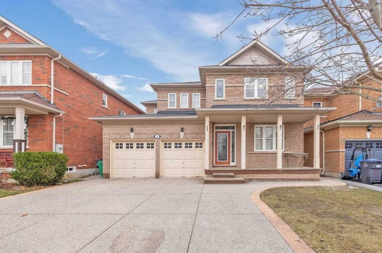 19 Outlook Ave