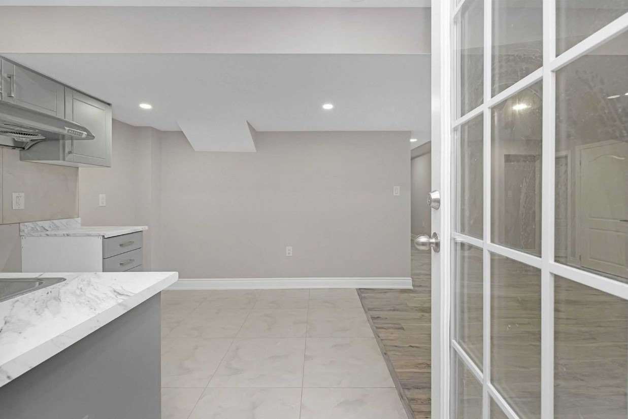 19 Outlook Ave