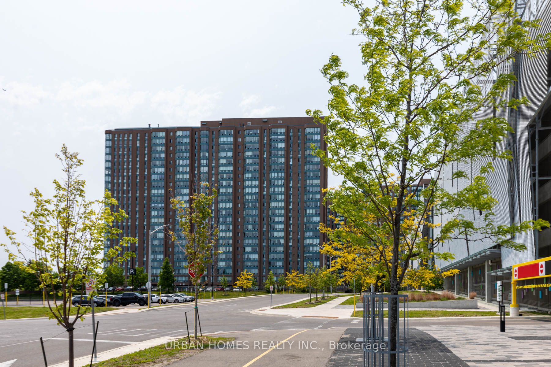 145 Hillcrest Ave, #803