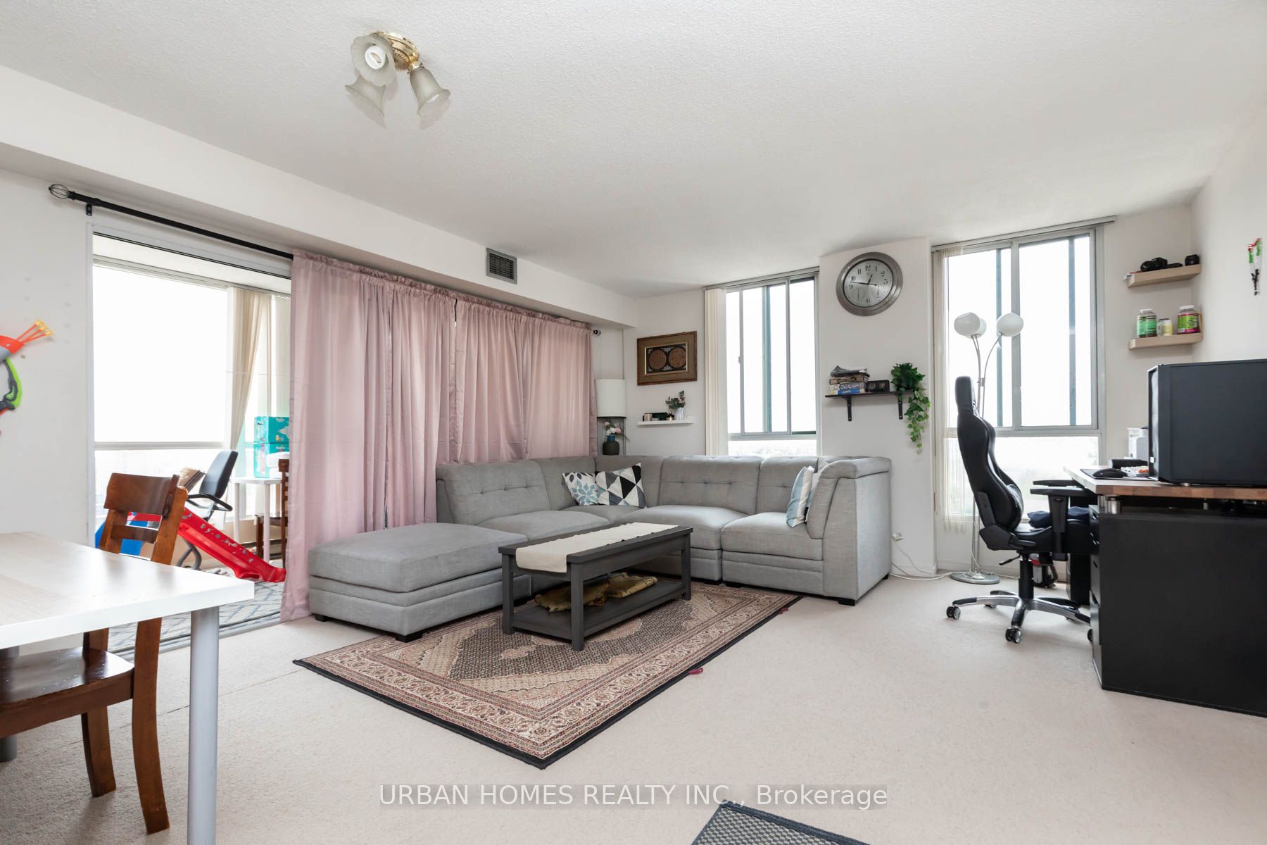 145 Hillcrest Ave, #803
