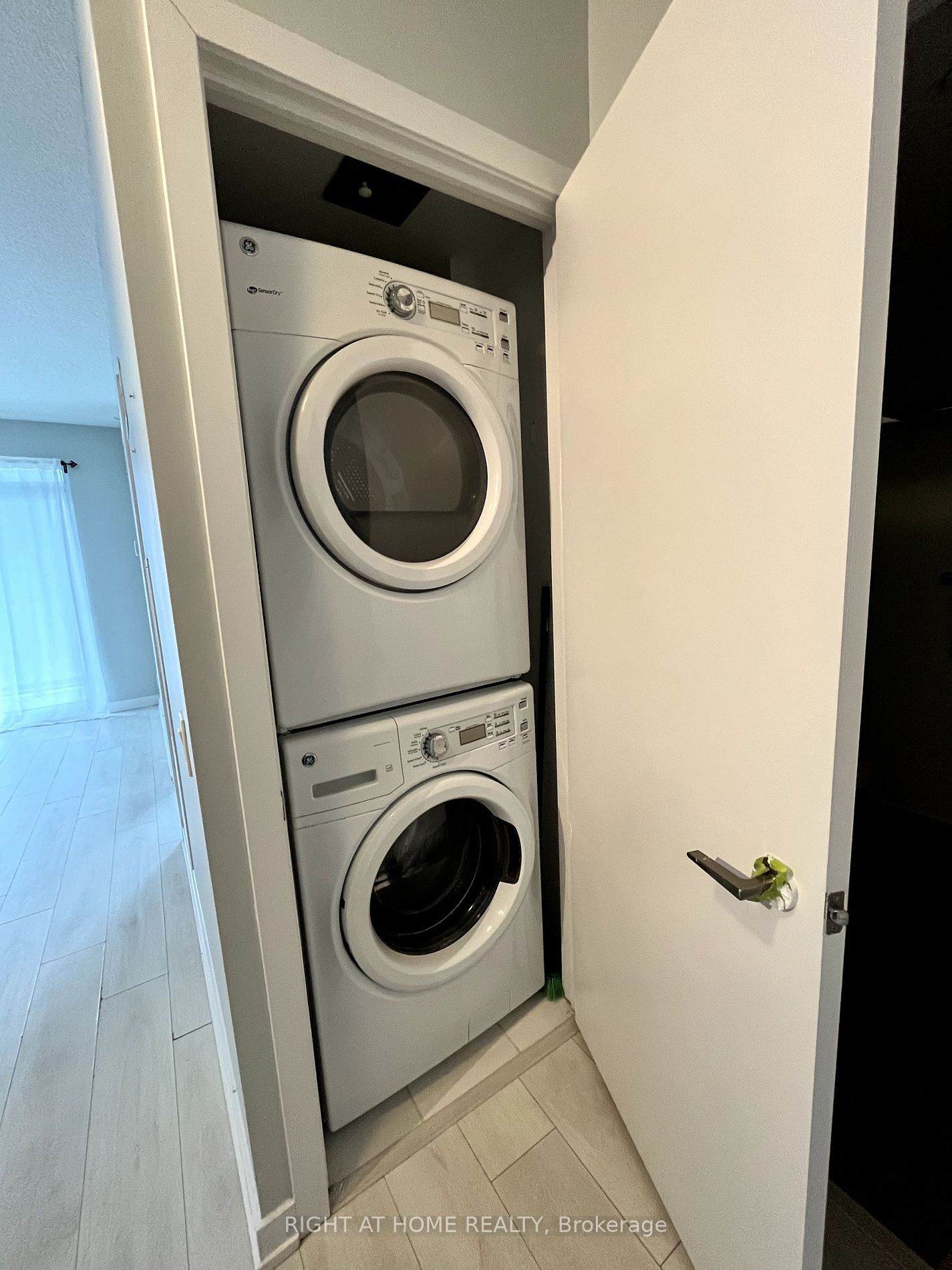 Listing W6047920 - Large Photo # 8