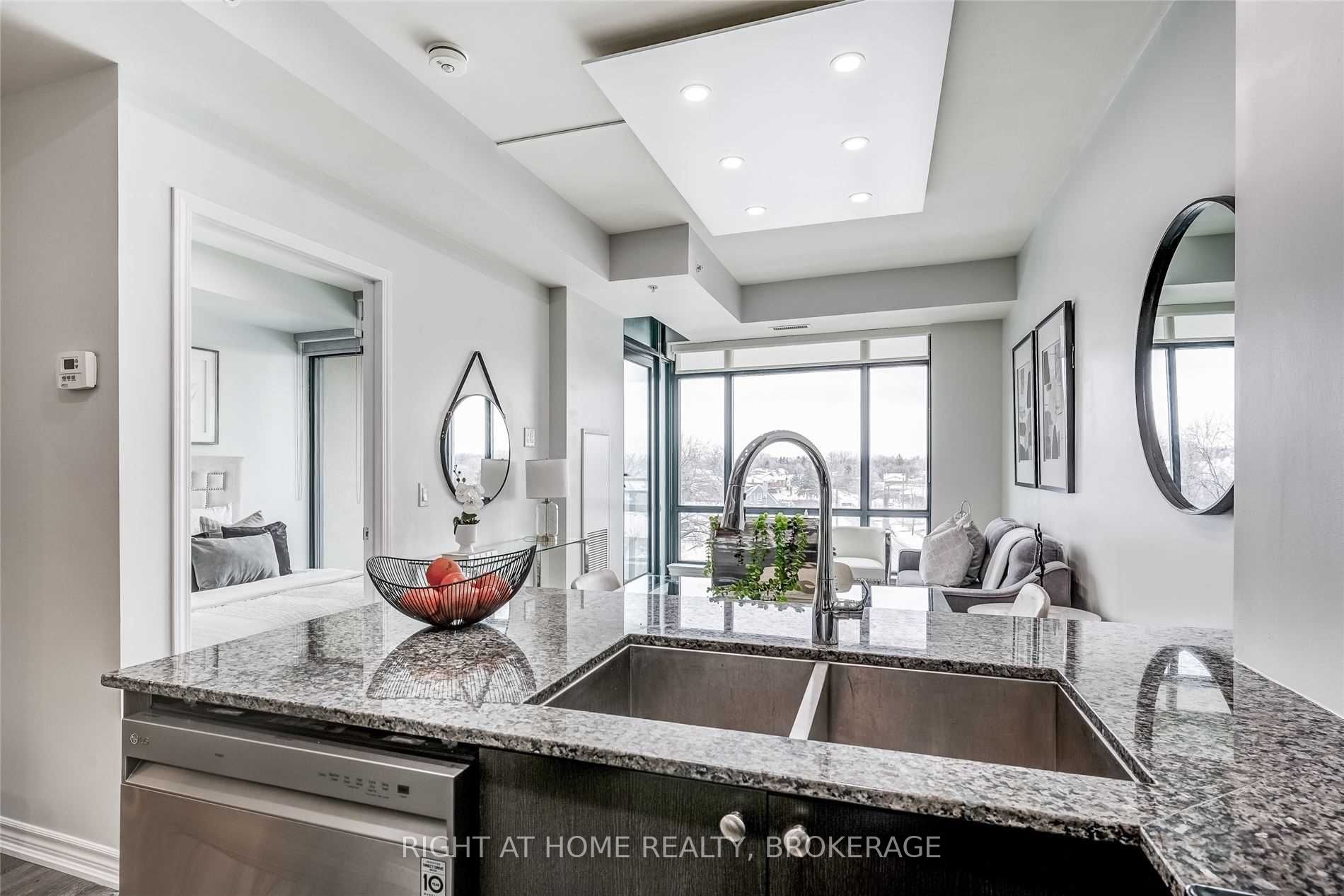 2522 Keele St, #515