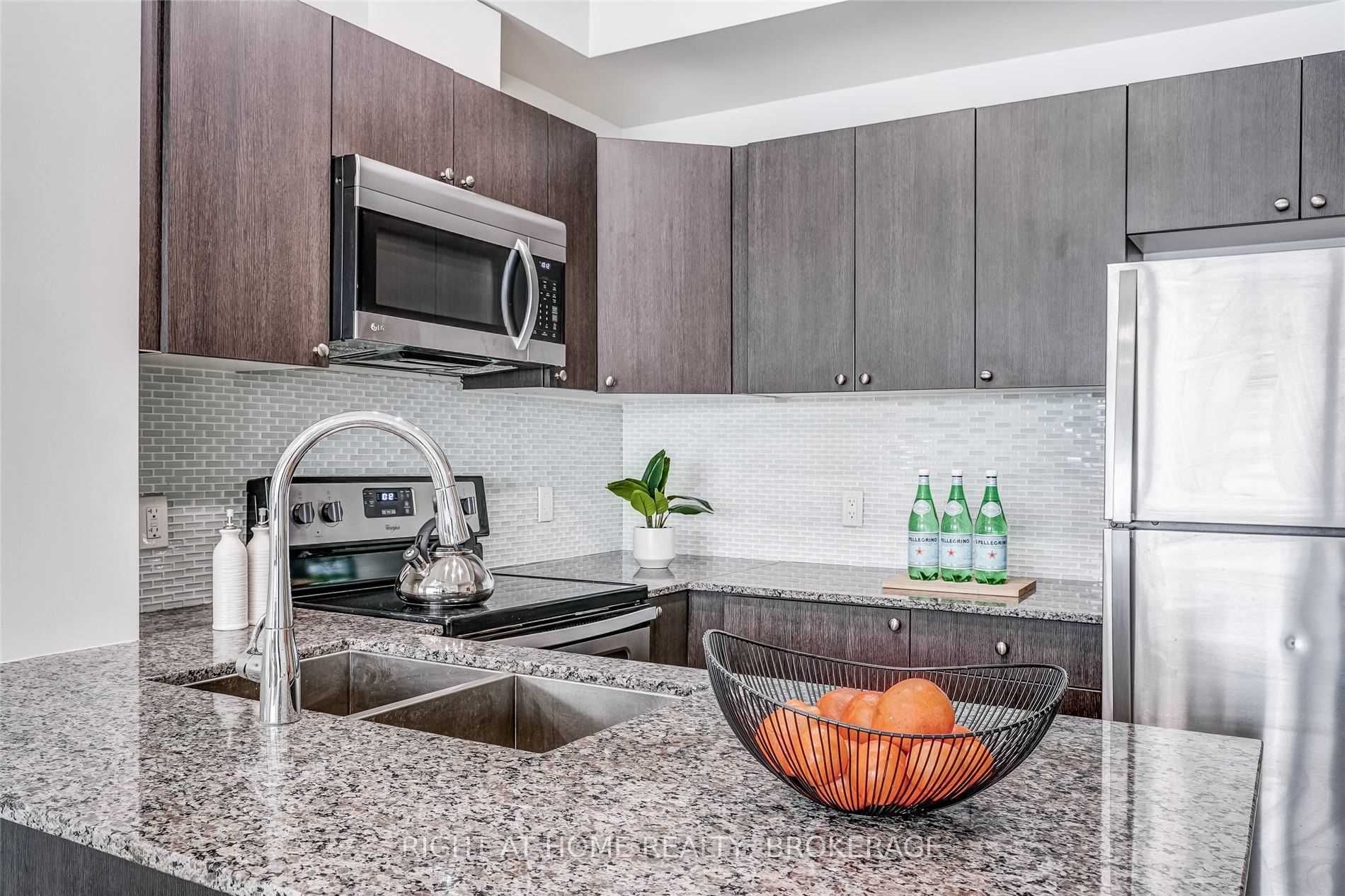 2522 Keele St, #515