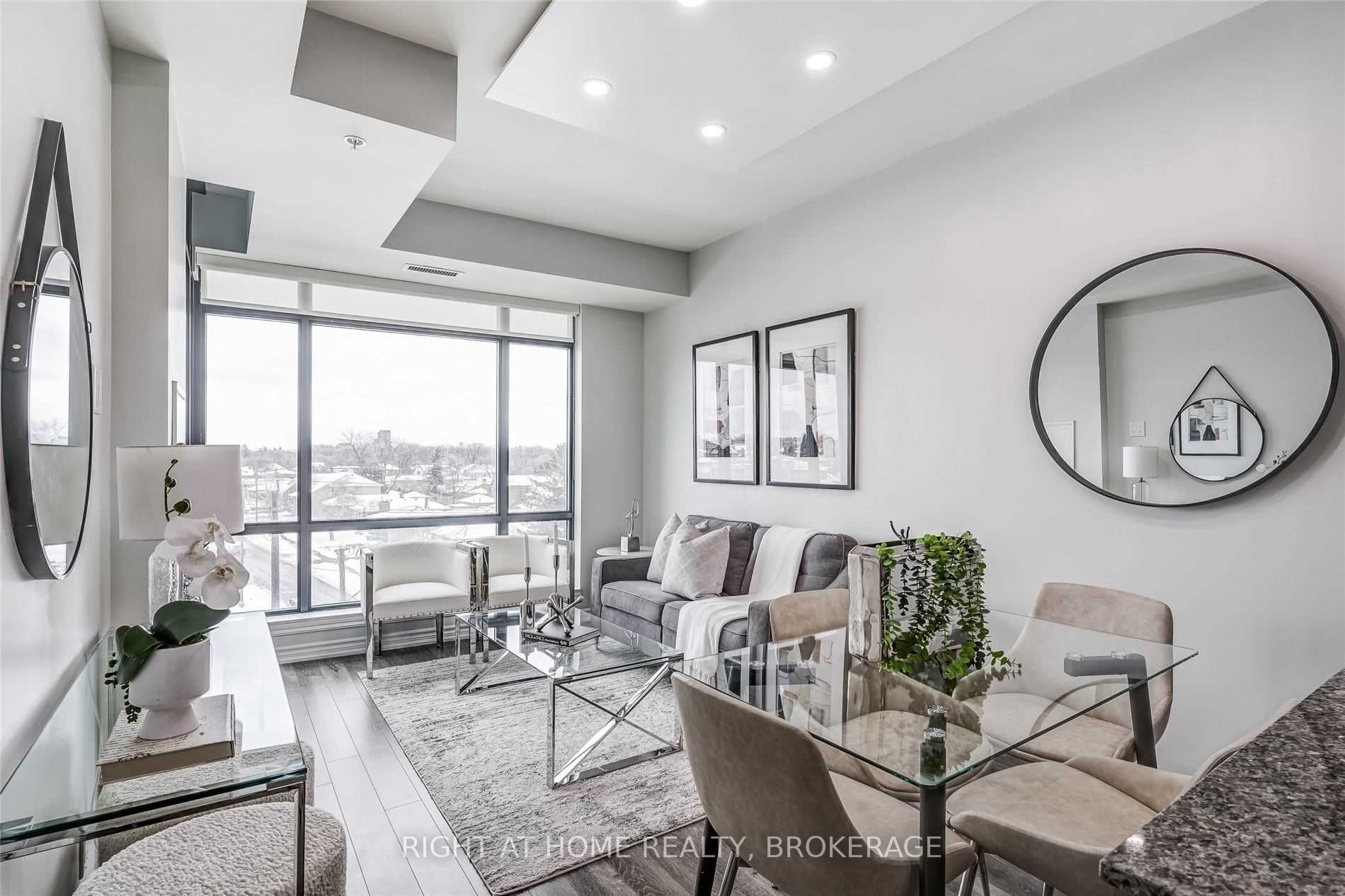 2522 Keele St, #515