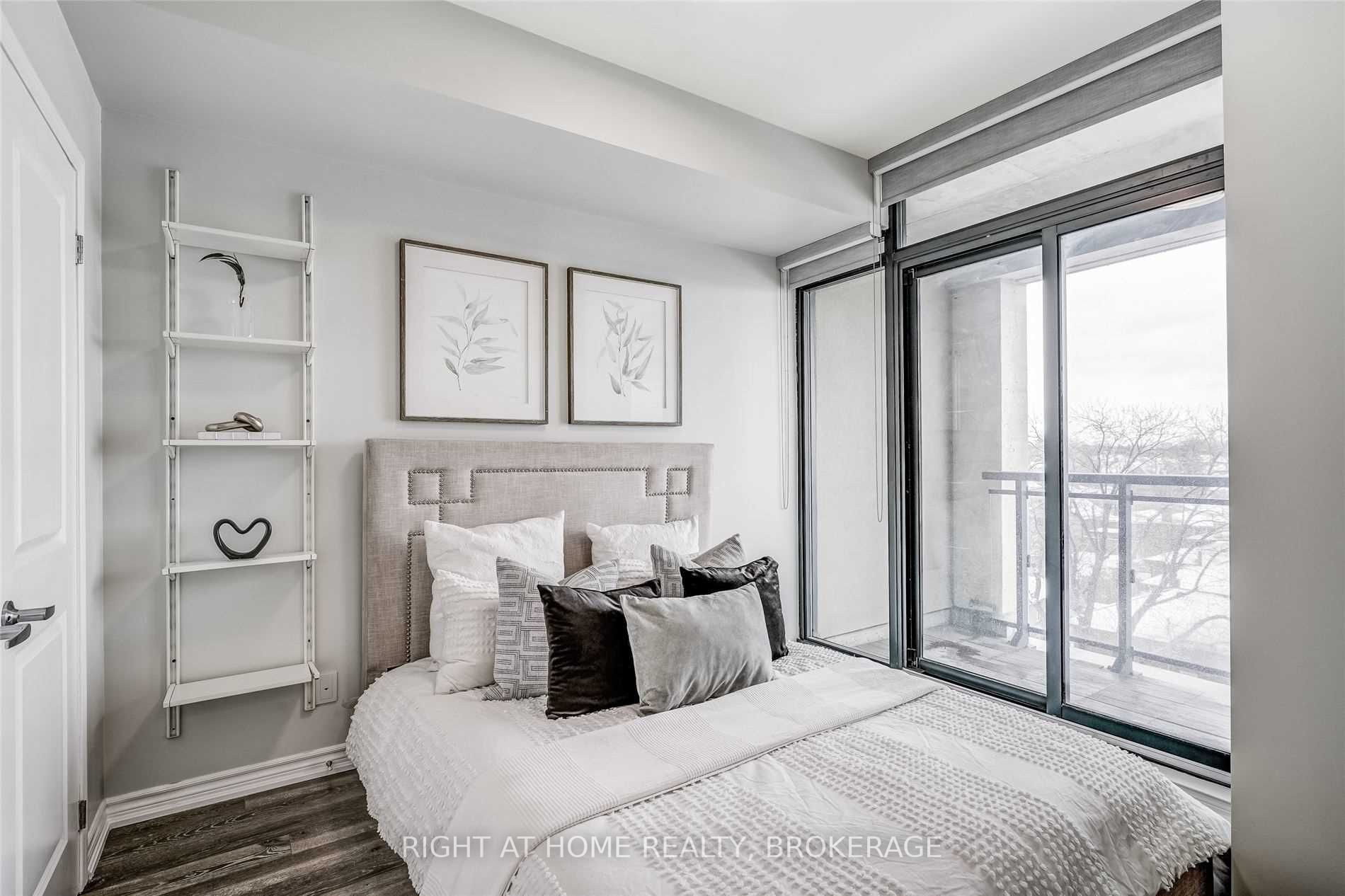 2522 Keele St, #515