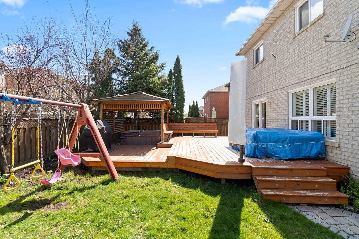 859 Mays Crescent