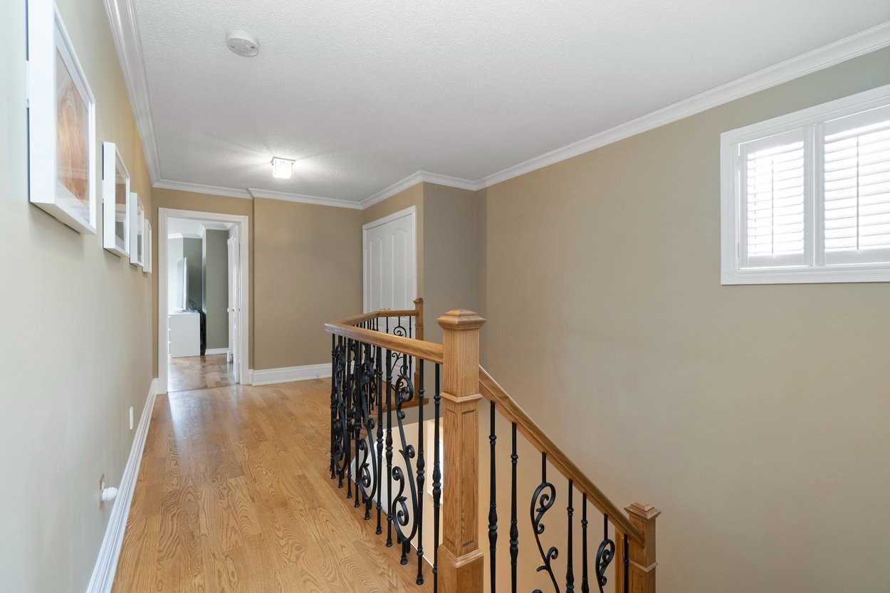 859 Mays Crescent