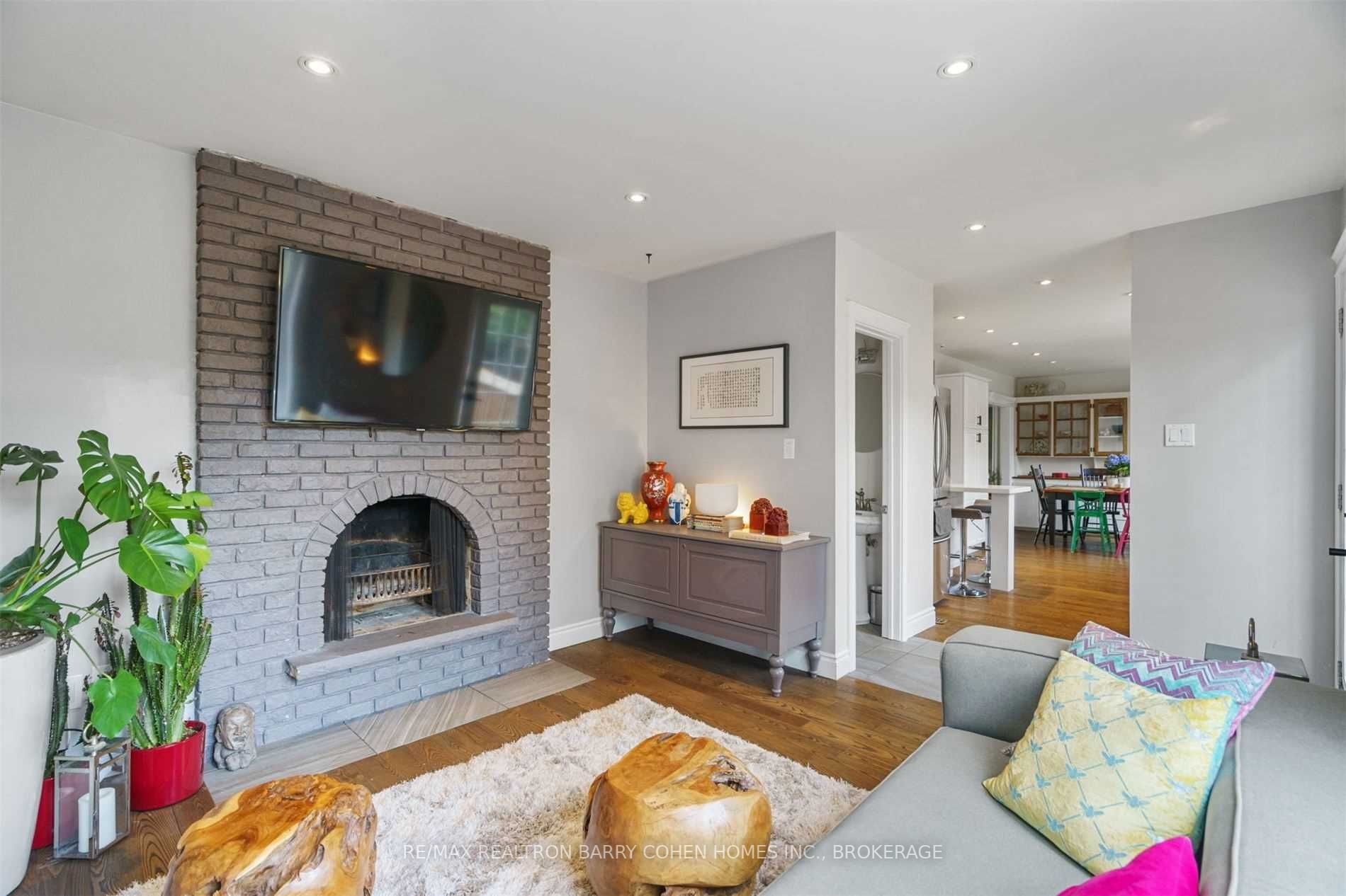 2130 Jenner Court