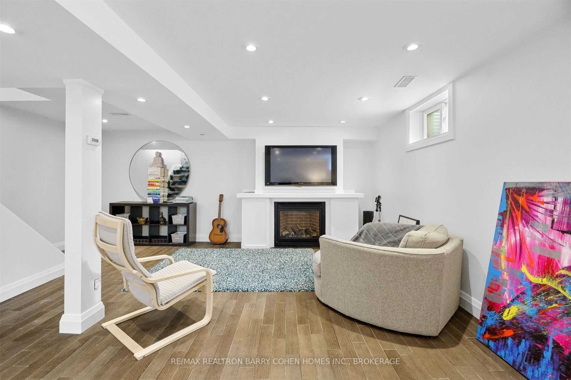 2130 Jenner Court
