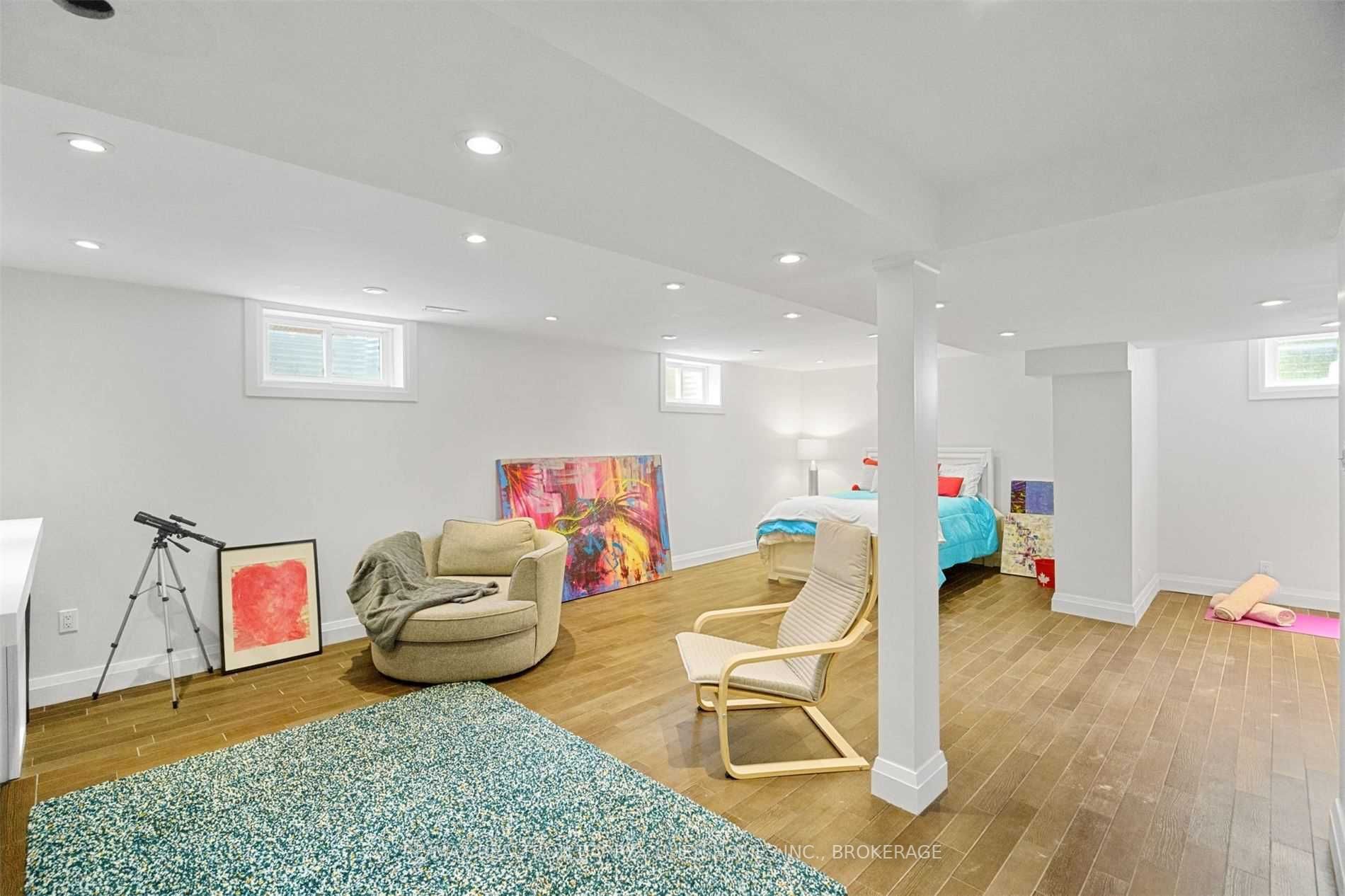 2130 Jenner Court