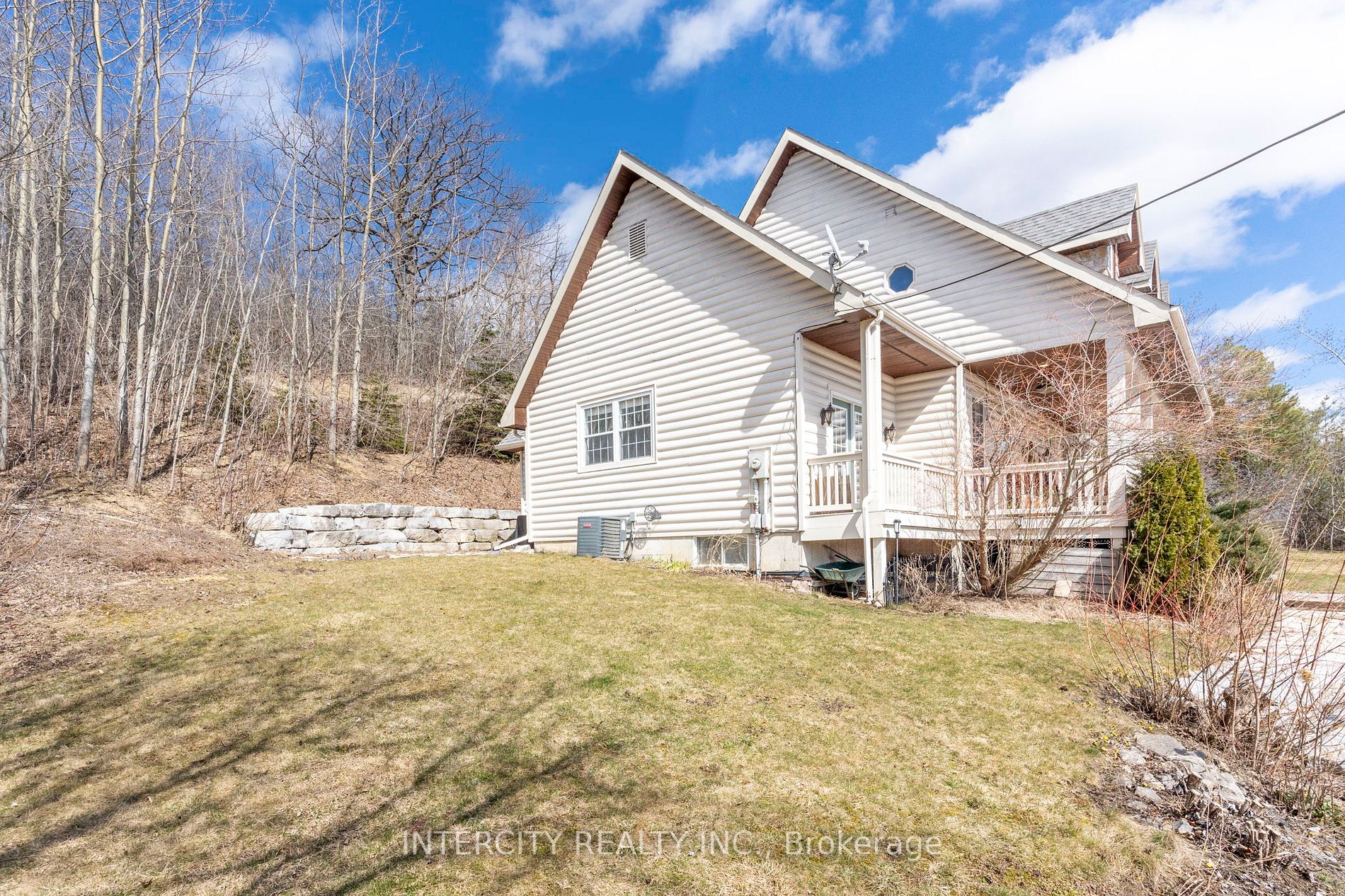 433 King Street E