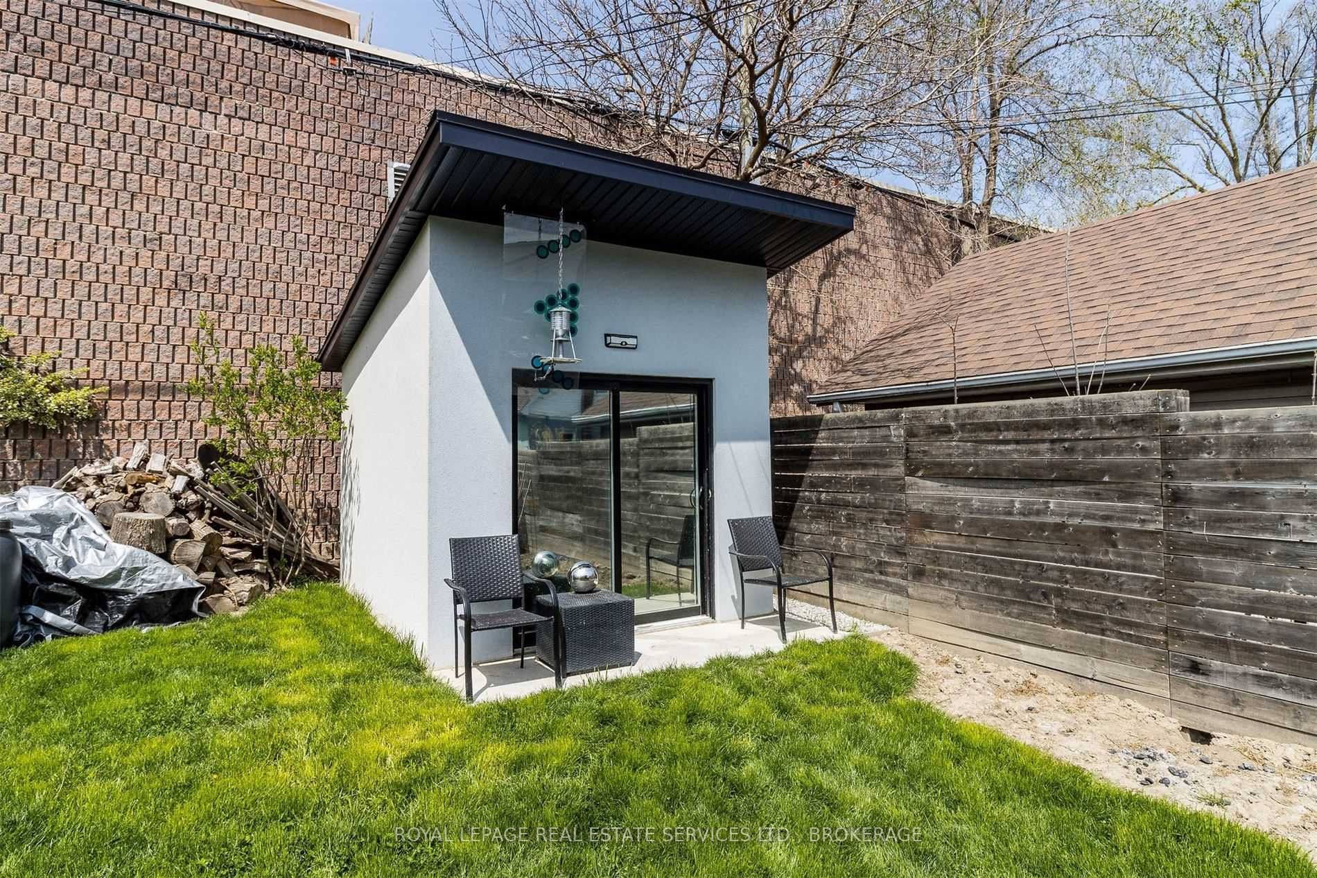 22 Branch Ave