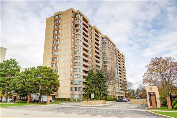 5 Lisa St, Brampton