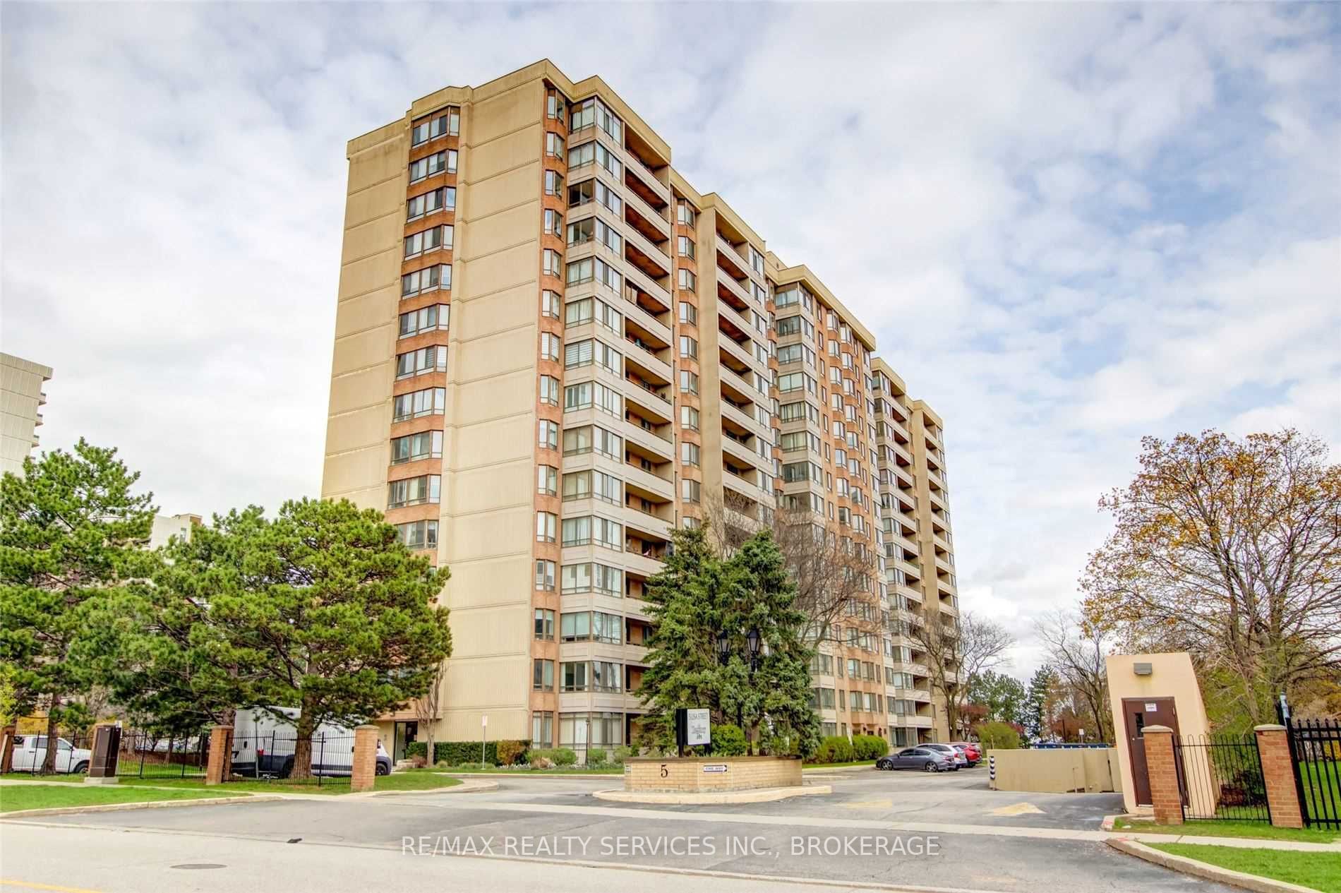 5 Lisa St, #1108