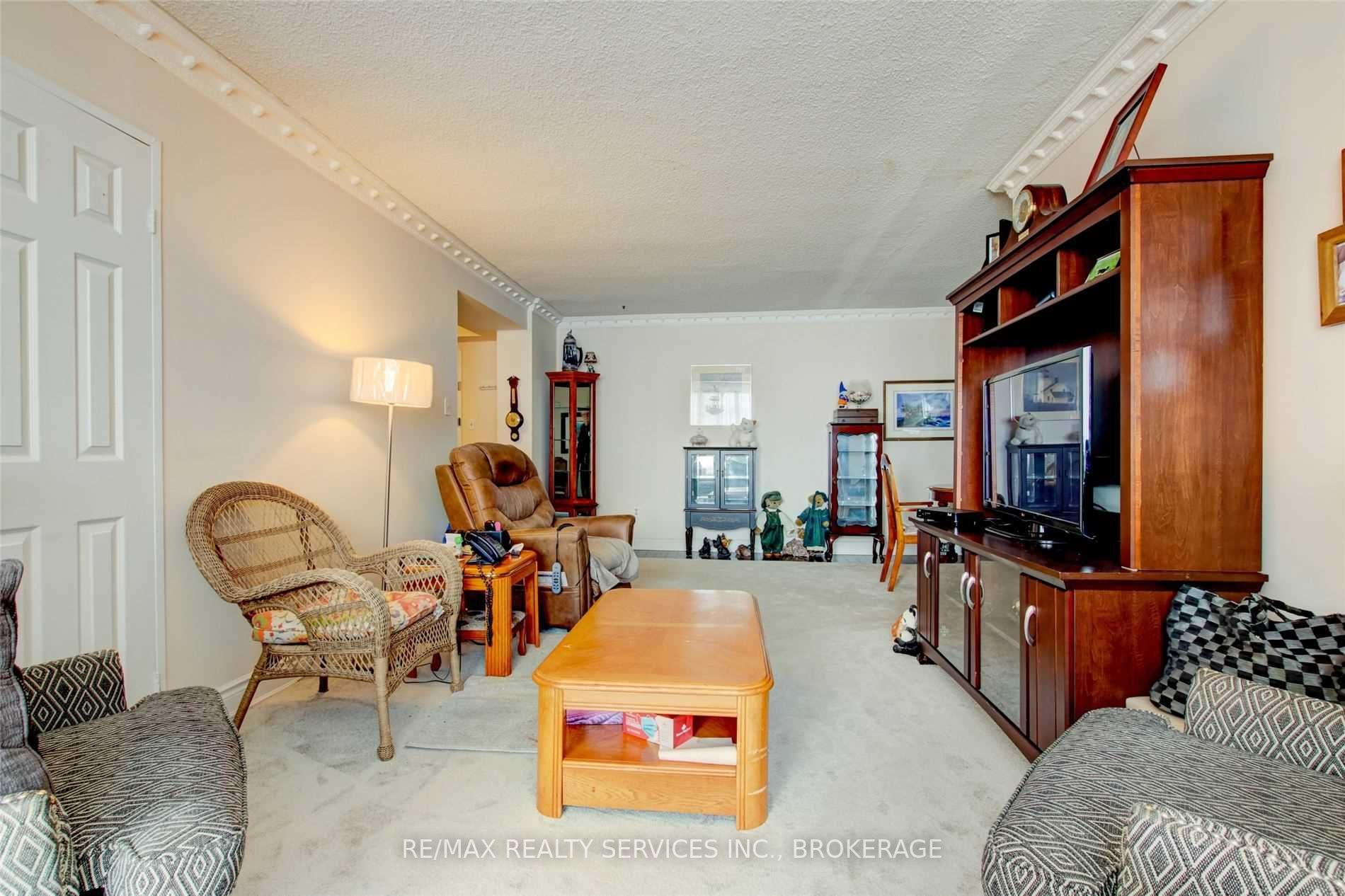 5 Lisa St, #1108