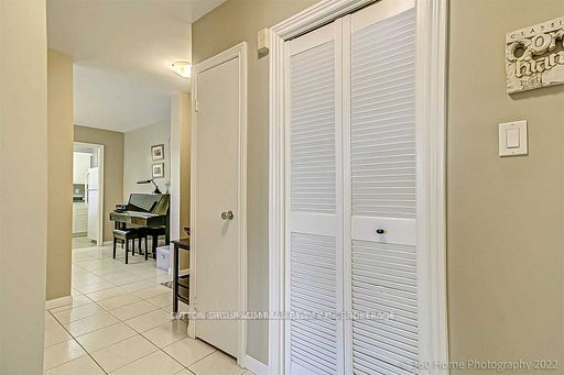 25 Four Winds Dr, #1005