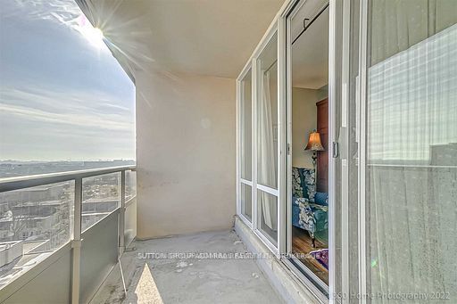 25 Four Winds Dr, #1005