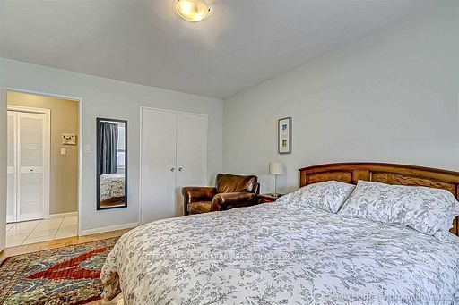 25 Four Winds Dr, #1005