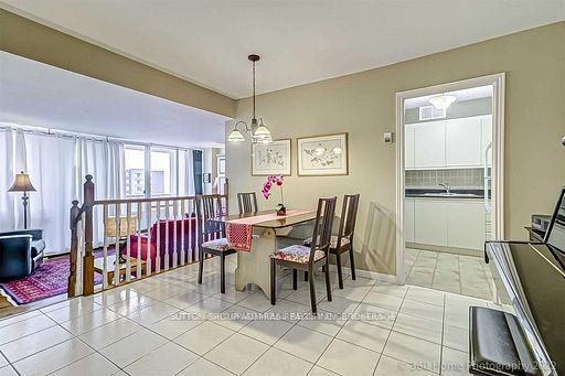 25 Four Winds Dr, #1005