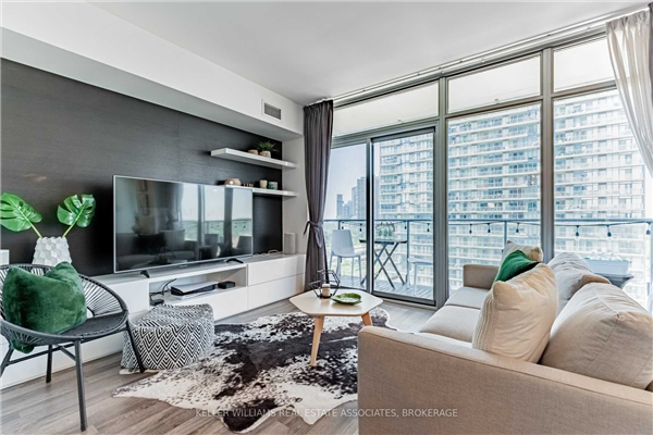 103 The Queensway Blvd W, Toronto
