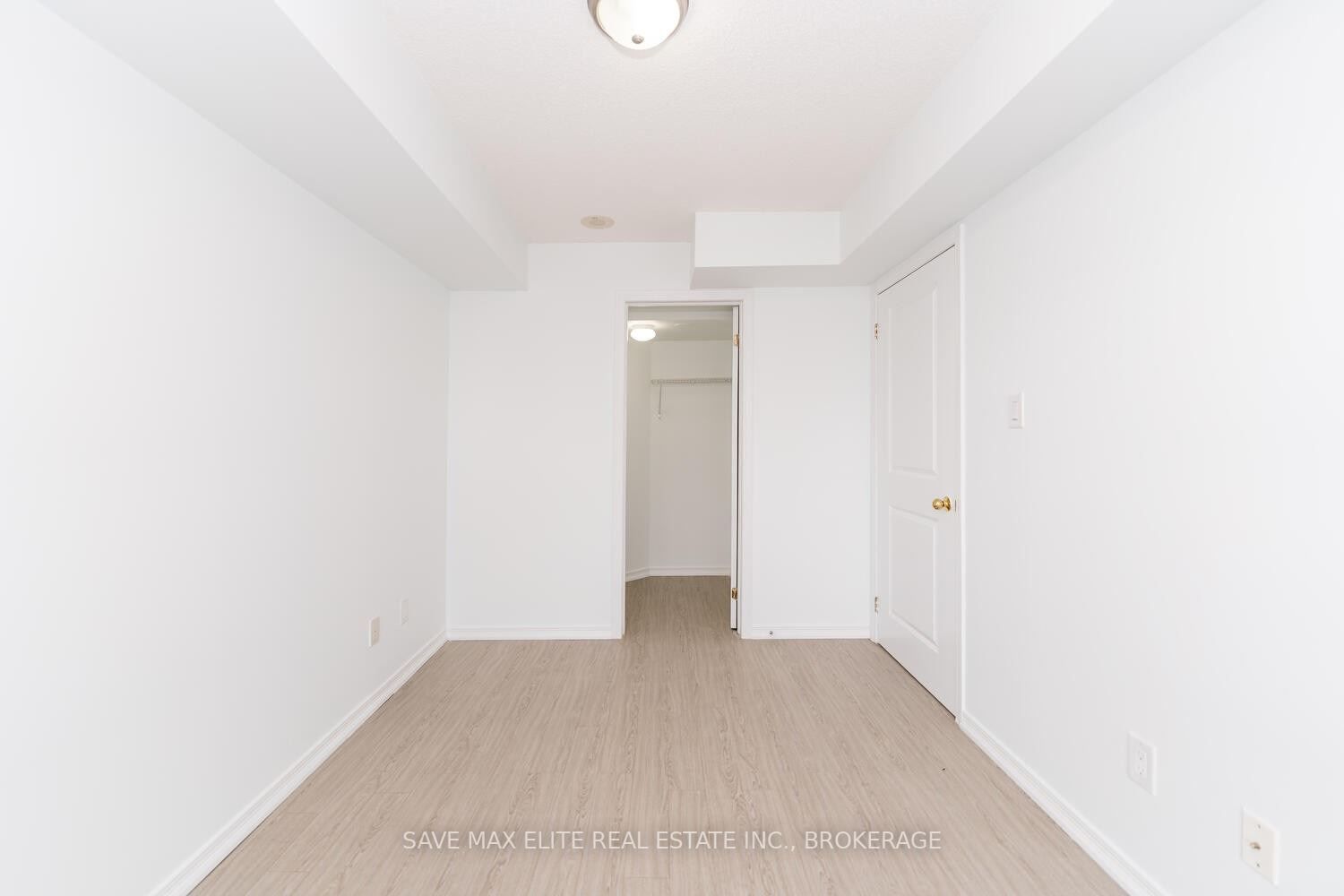 9 George St N, #606
