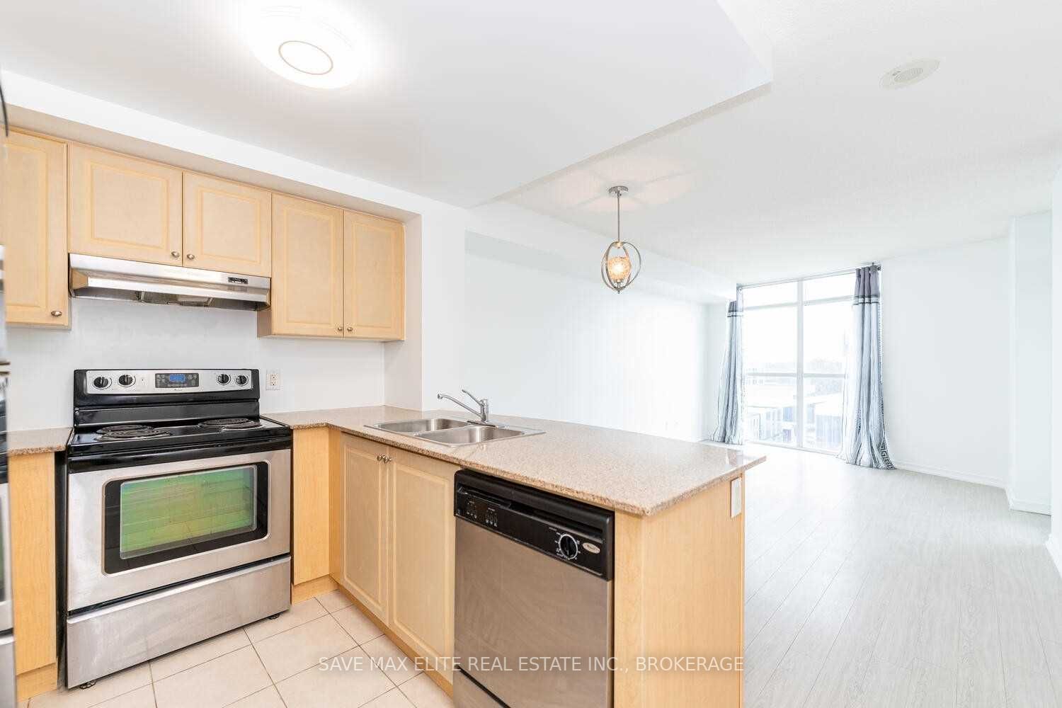 9 George St N, #606
