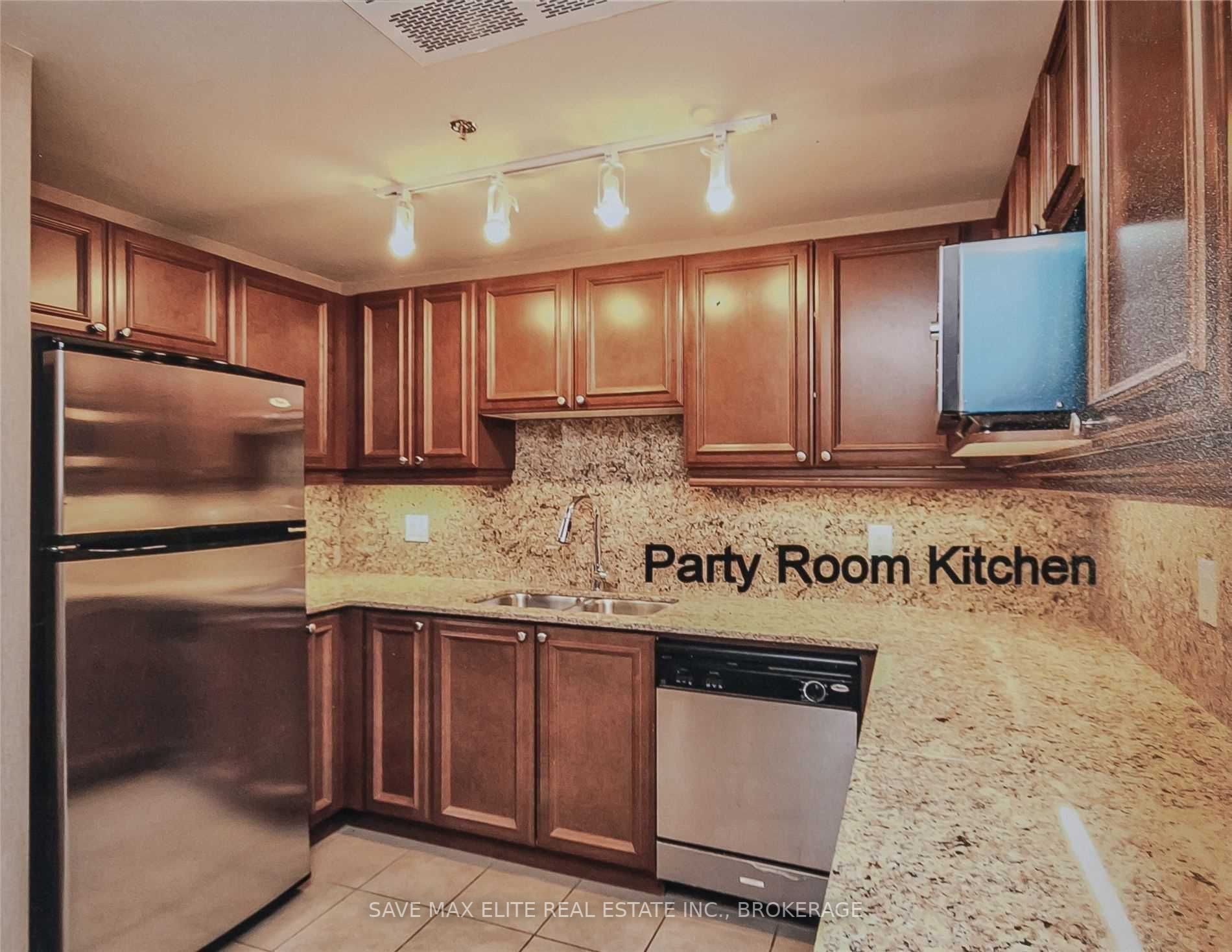 9 George St N, #606