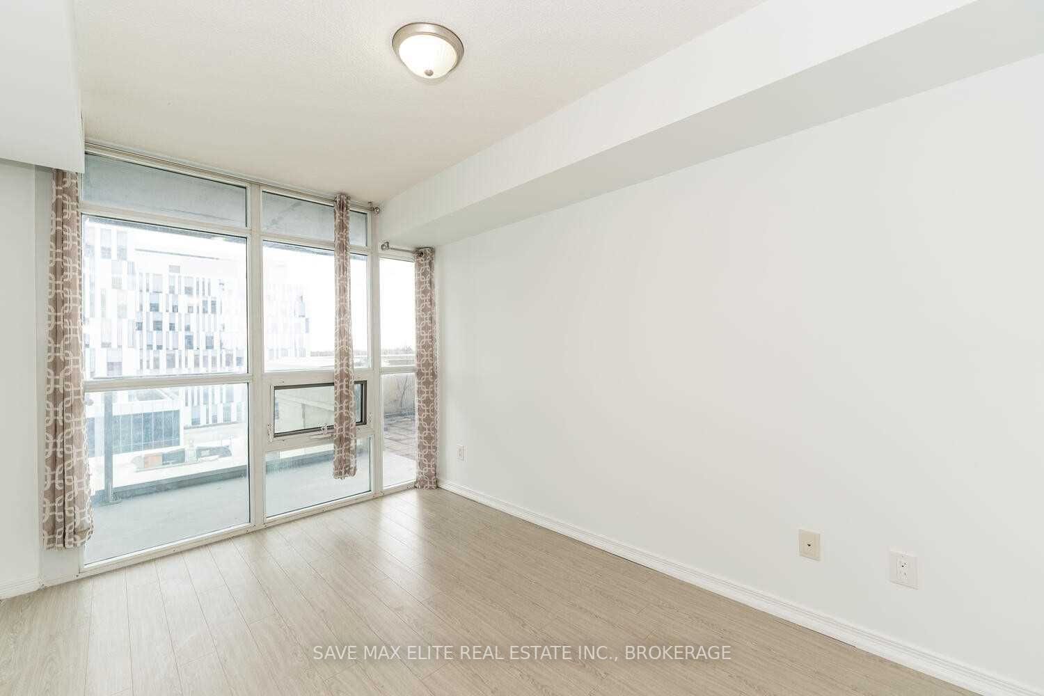 9 George St N, #606