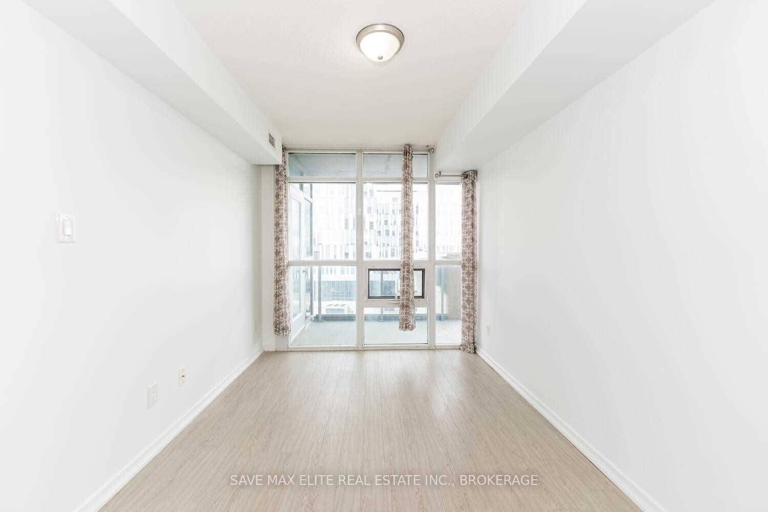 9 George St N, #606