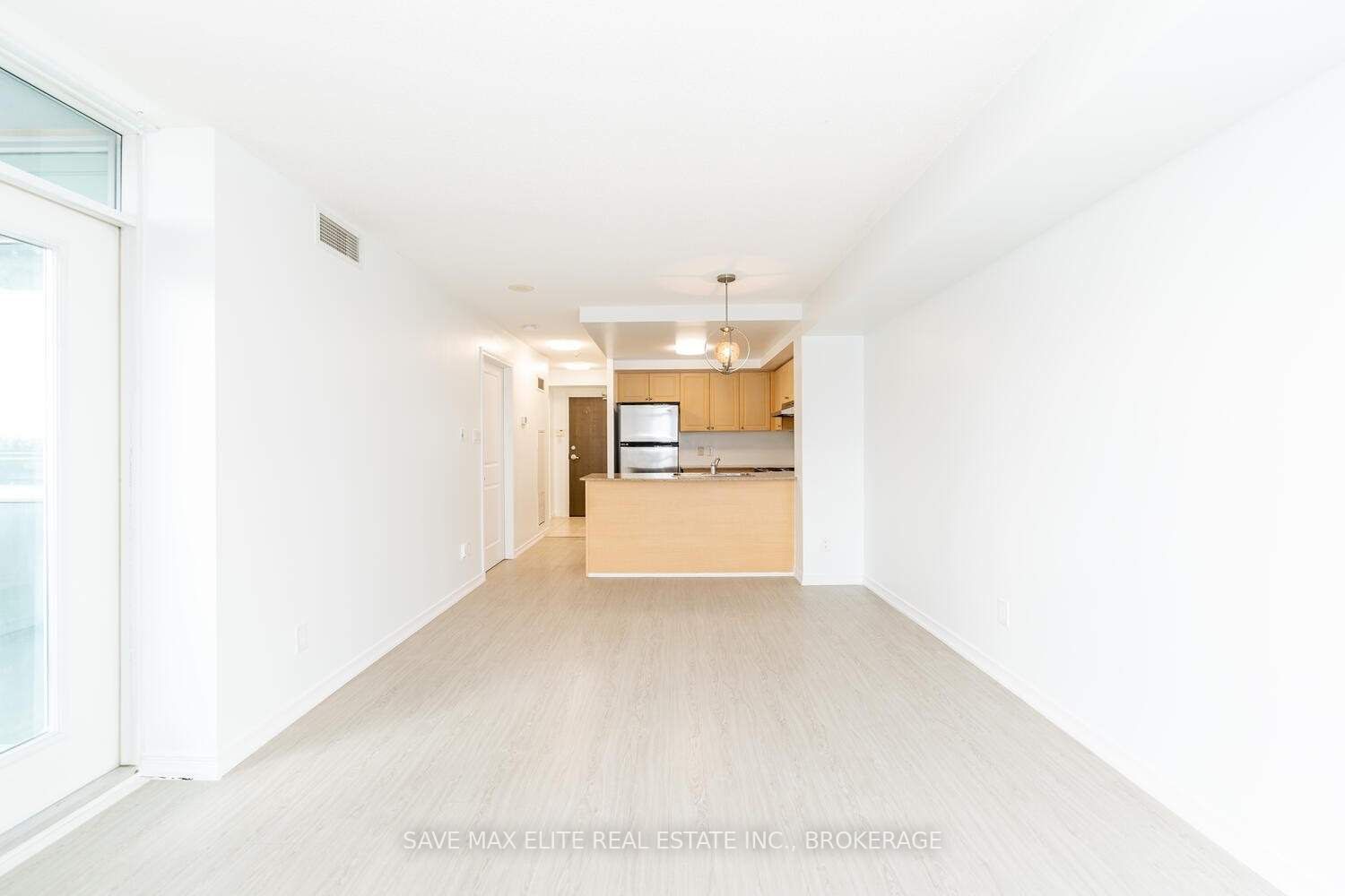 9 George St N, #606