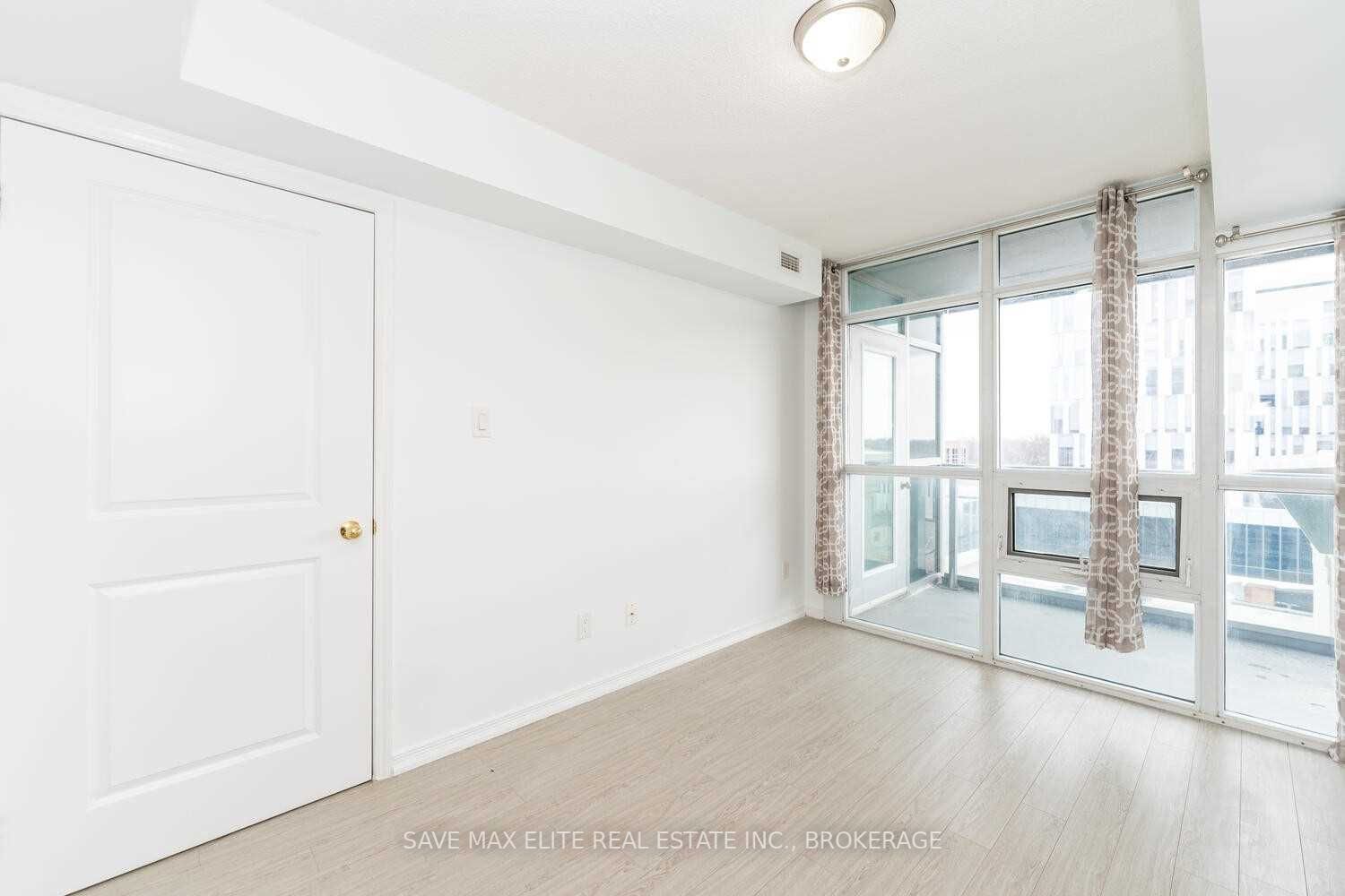 9 George St N, #606