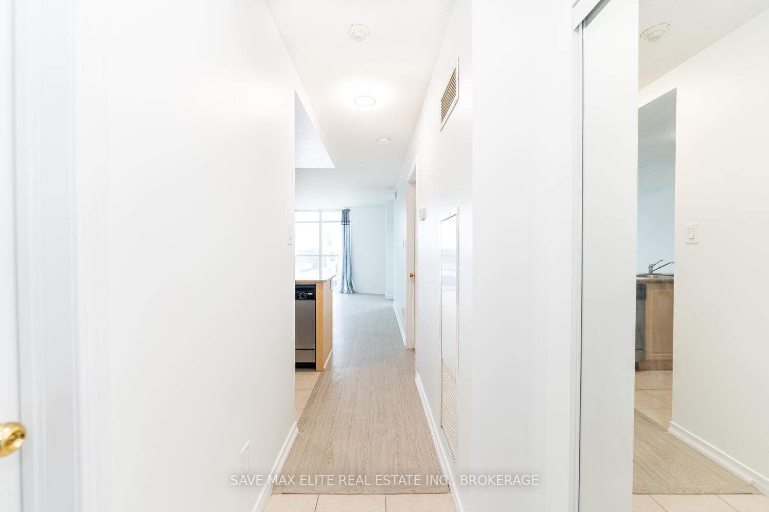 9 George St N, #606