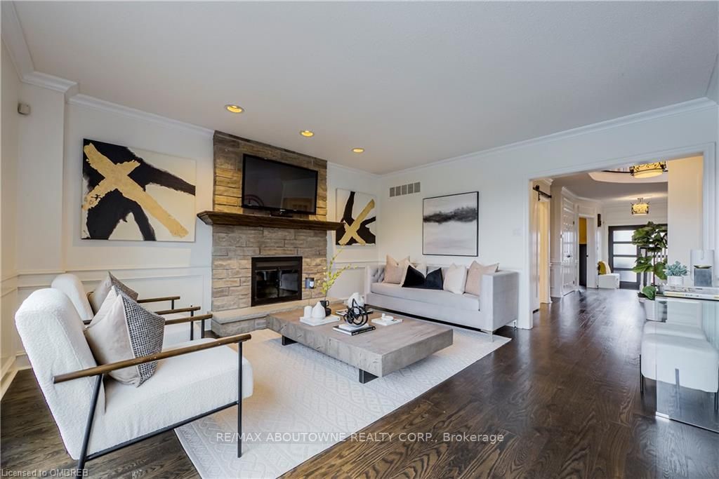 1319 Greeneagle Dr