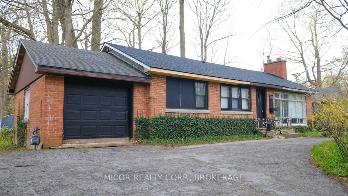 276 Lakeshore Road W