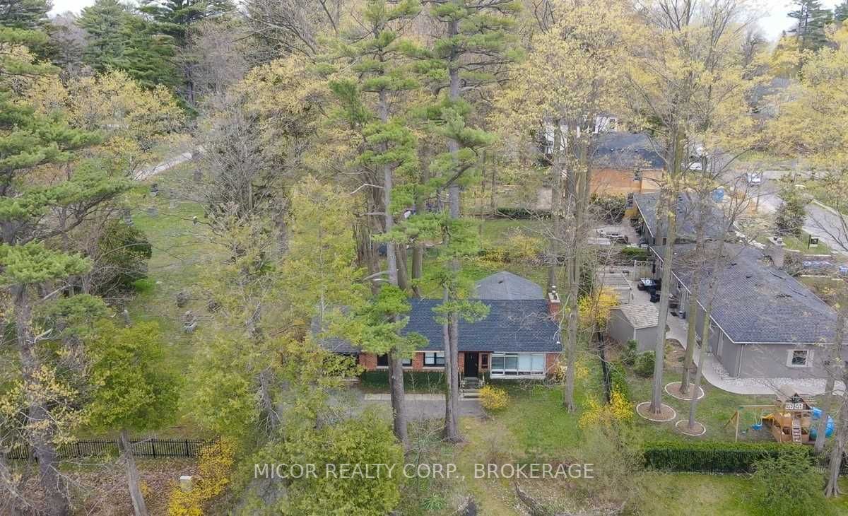 276 Lakeshore Road W