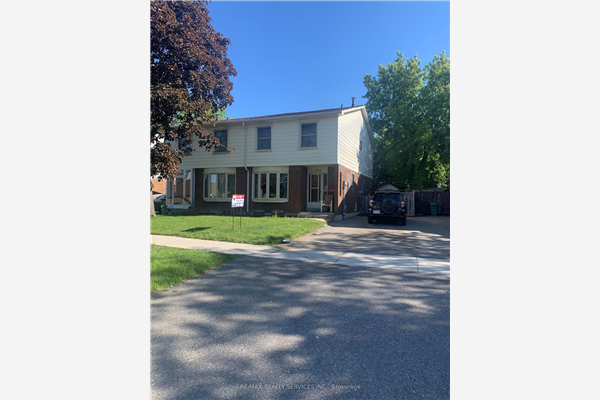 158 Hansen Rd N, Brampton