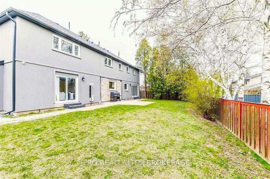 2068 Mississauga Road