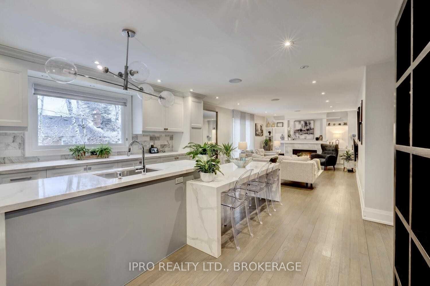 2068 Mississauga Road