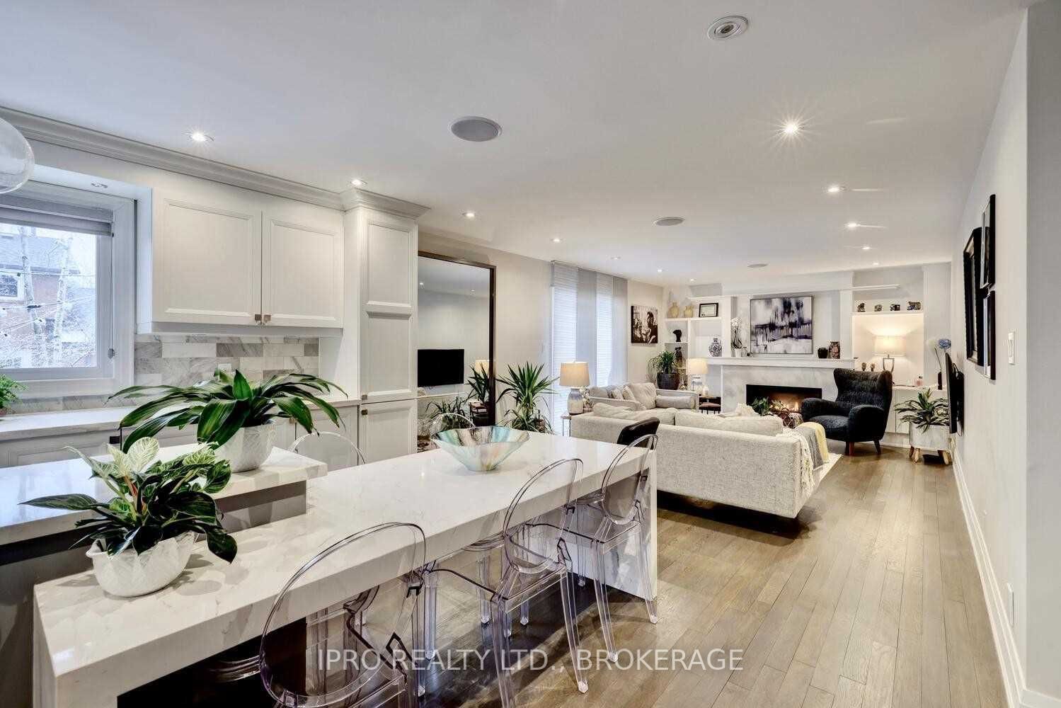 2068 Mississauga Road