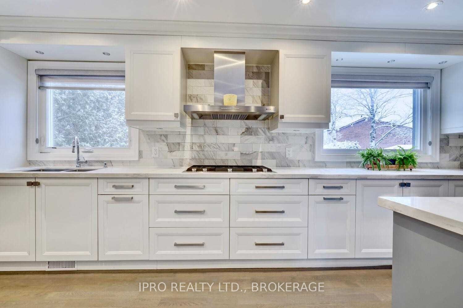 2068 Mississauga Road