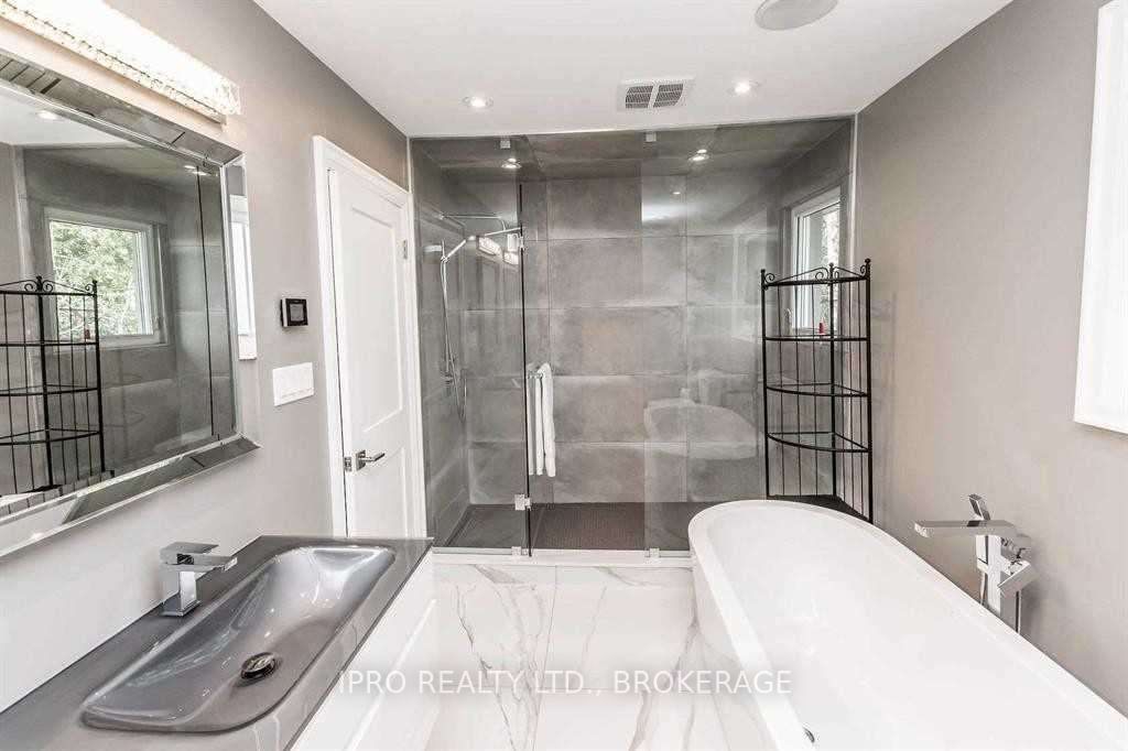 2068 Mississauga Road