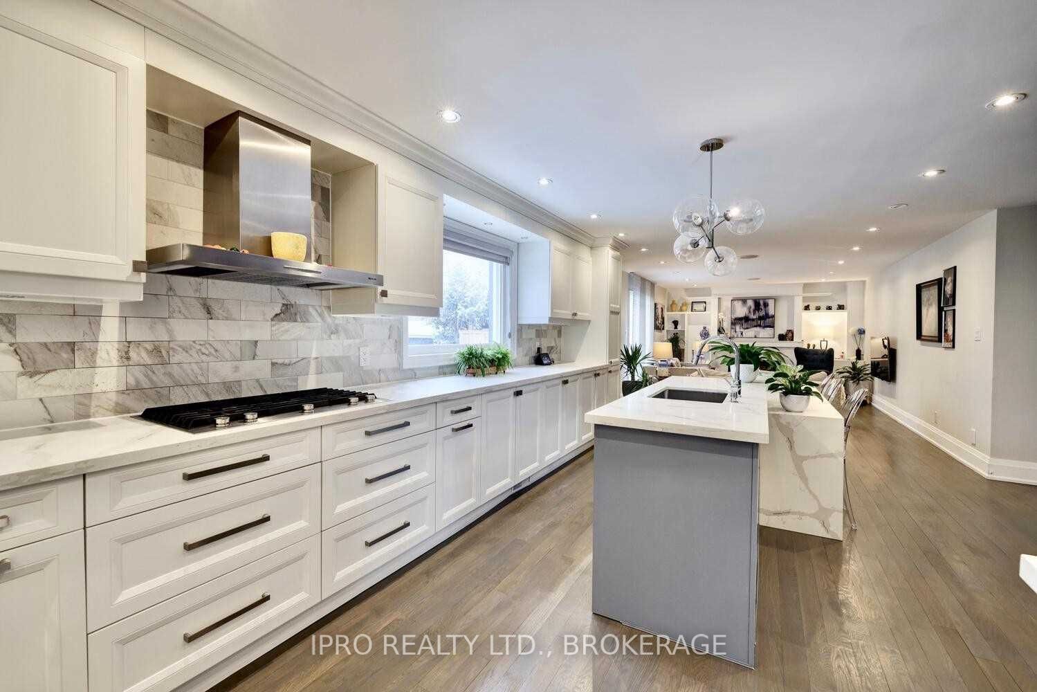 2068 Mississauga Road
