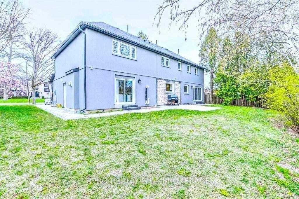 2068 Mississauga Road