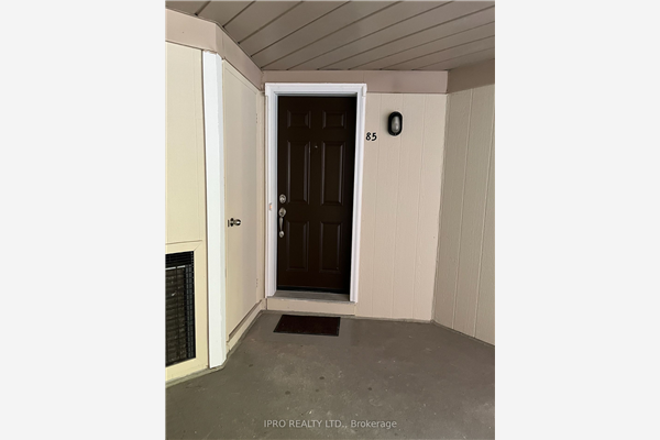 55 Bristol Rd E, Mississauga