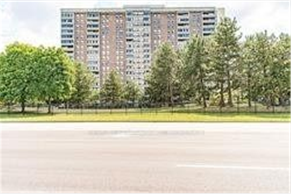 25 Kensington Rd N, Brampton