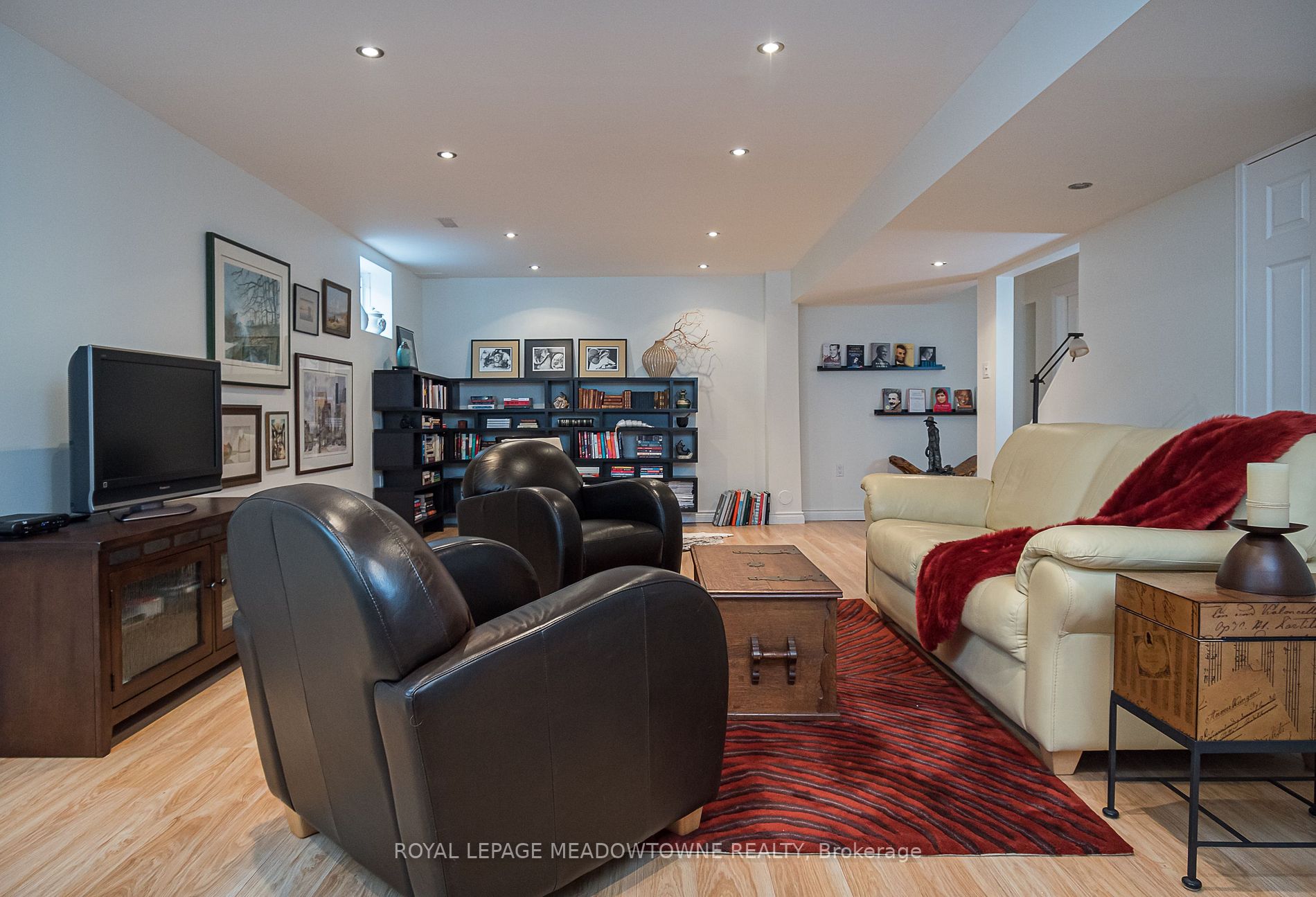 832 Rayner Court