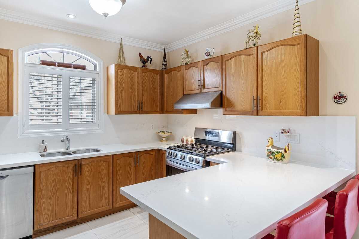 29 Long Meadow Rd