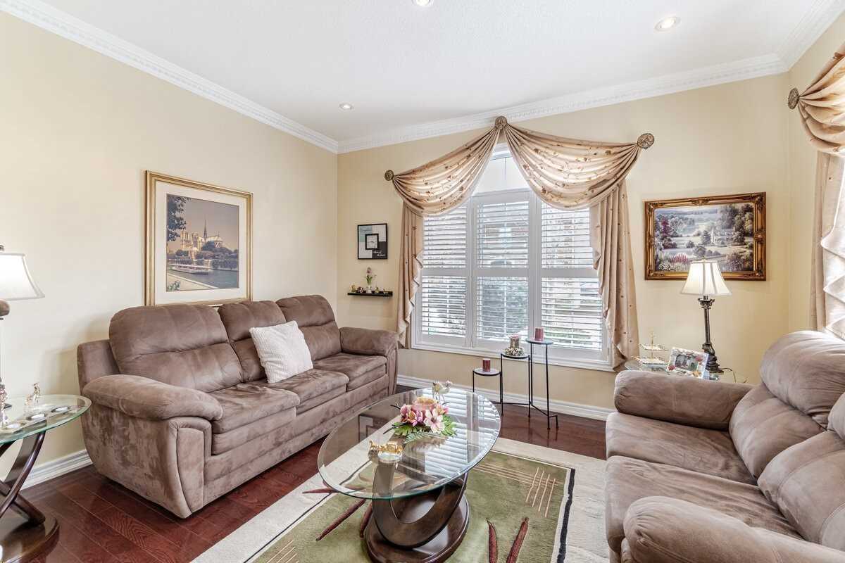 29 Long Meadow Rd
