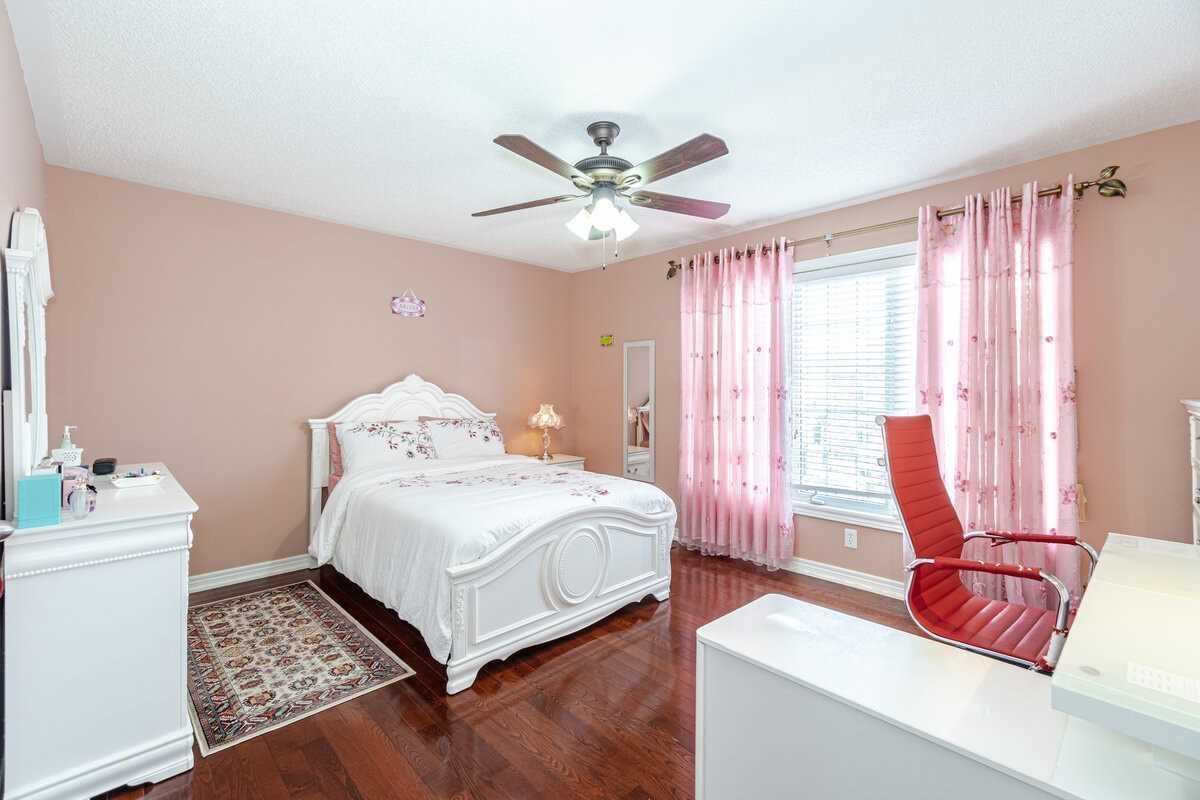 29 Long Meadow Rd