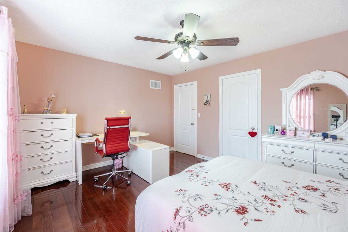 29 Long Meadow Rd